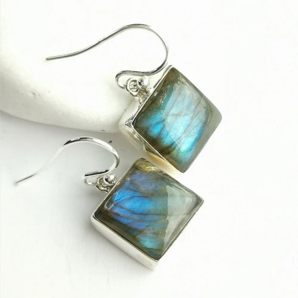 Jem Designs Shop cabochon labradorite